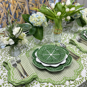 Bettina Gingham on green leaves tablecloth 